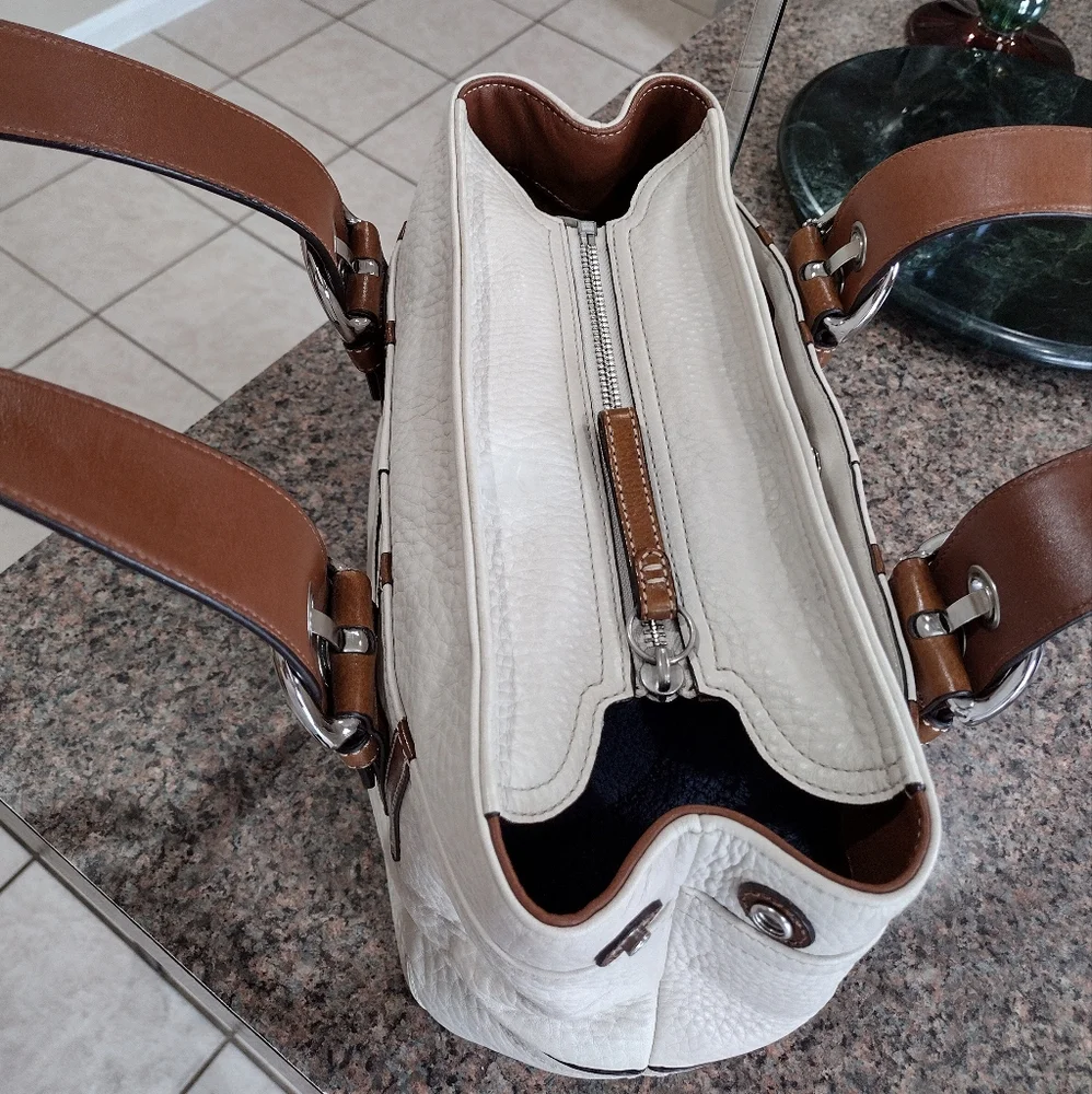 Coach Cream/Ivory Soft Pebble Leather SoHo Handbag Purse